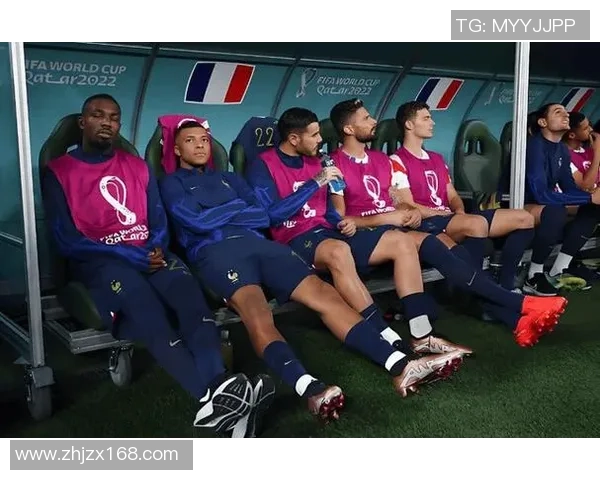 六号球星足球传奇盘点:历史上最具影响力的中场核心与进攻利器 六号球星足球传奇盘点:历史上最具影响力的中场核心与进攻利器