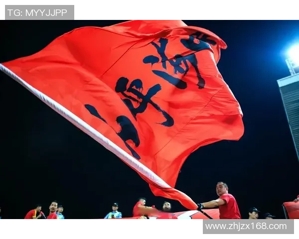 足球球星倒地瞬间展现拼搏精神 向球迷传递不屈不挠的奋斗力量 足球球星倒地瞬间展现拼搏精神 向球迷传递不屈不挠的奋斗力量